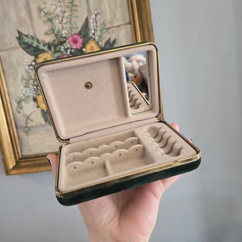 Green Velvet Hinged Travel Jewelry Box With Mirror